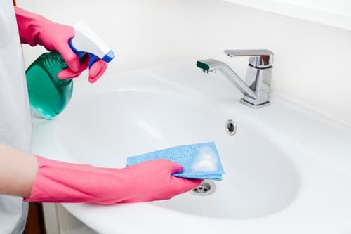 why some rooms hold onto odors longer